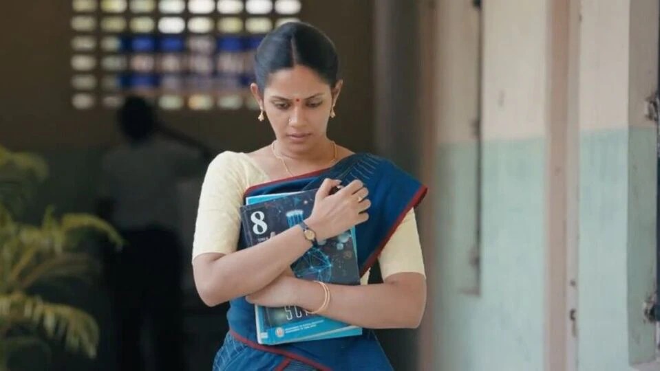 లేడీ టీచర్ సెక్స్ ఎడ్యుకేషన్.. ఓటీటీలోకి తెలుగులో వచ్చిన తమిళ బోల్డ్ వెబ్ సిరీస్ 'ష్'.. ఇక్కడ చూసేయండి లేడీ టీచర్ సెక్స్ ఎడ్యుకేషన్.. ఓటీటీలోకి తెలుగులో వచ్చిన తమిళ బోల్డ్ వెబ్ సిరీస్ 'ష్'.. ఇక్కడ చూసేయండి