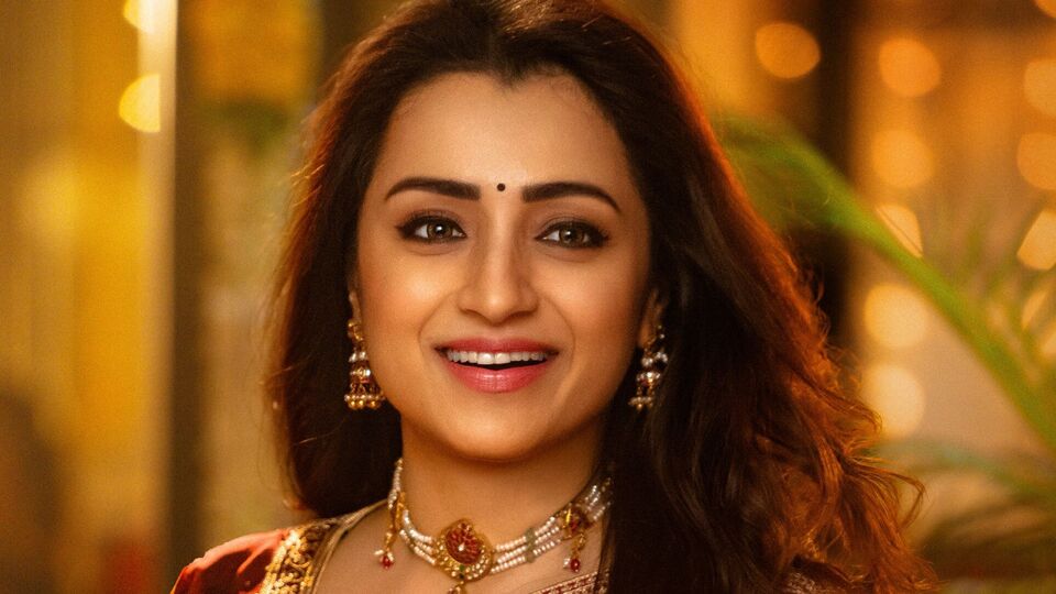 త్రిష బర్త్డే సర్ప్రైజ్: విశ్వంభరలో ఈ బ్యూటీ క్యారెక్టర్ పేరు ఇదే త్రిష బర్త్డే సర్ప్రైజ్: విశ్వంభరలో ఈ బ్యూటీ క్యారెక్టర్ పేరు ఇదే
