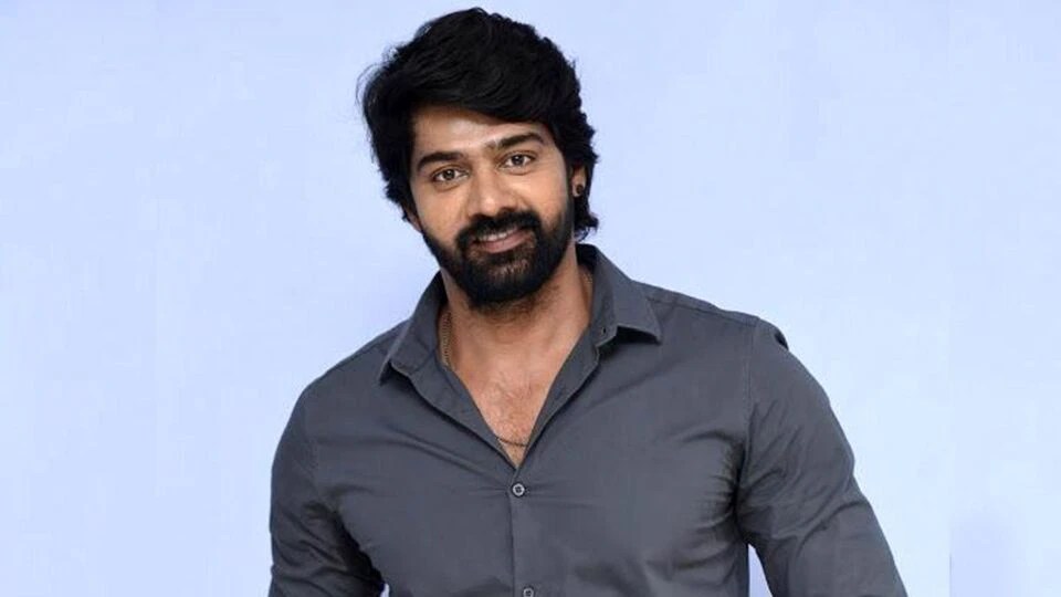 ఇప్పటివరకు ఏ థ్రిల్లర్లో రాని డిఫరెంట్ ఎమోషనల్ కాన్సెప్ట్, ట్విస్టులు కనిపెట్టడం చాలా కష్టం: హీరో నవీన్ చంద్ర కామెంట్స్ ఇప్పటివరకు ఏ థ్రిల్లర్లో రాని డిఫరెంట్ ఎమోషనల్ కాన్సెప్ట్, ట్విస్టులు కనిపెట్టడం చాలా కష్టం: హీరో నవీన్ చంద్ర కామెంట్స్