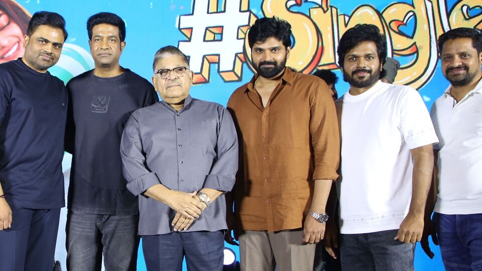 నా కంటే ముందు 15 మంది హీరోలు రిజెక్ట్ చేశారు - వాళ్లకు థాంక్స్ - సింగిల్ మూవీపై శ్రీవిష్ణు కామెంట్స్! నా కంటే ముందు 15 మంది హీరోలు రిజెక్ట్ చేశారు - వాళ్లకు థాంక్స్ - సింగిల్ మూవీపై శ్రీవిష్ణు కామెంట్స్!