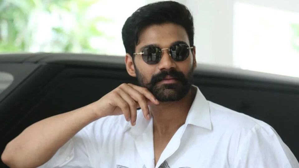 ఆ పోస్టర్లో మంచు మనోజ్ను చూసి సెలెక్ట్ చేశాం.. హీరో బెల్లంకొండ సాయి శ్రీనివాస్ కామెంట్స్.. బ్రేక్ ఇచ్చినవాళ్లమే అంటూ! ఆ పోస్టర్లో మంచు మనోజ్ను చూసి సెలెక్ట్ చేశాం.. హీరో బెల్లంకొండ సాయి శ్రీనివాస్ కామెంట్స్.. బ్రేక్ ఇచ్చినవాళ్లమే అంటూ!
