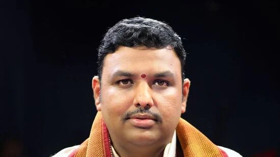 28.05.2025: ఈ రాశుల వారు వాహనాలు, ఆభరణాలు కొంటారు.. శ్రీరాముడుని ధ్యానించండి! 28.05.2025: ఈ రాశుల వారు వాహనాలు, ఆభరణాలు కొంటారు.. శ్రీరాముడుని ధ్యానించండి!