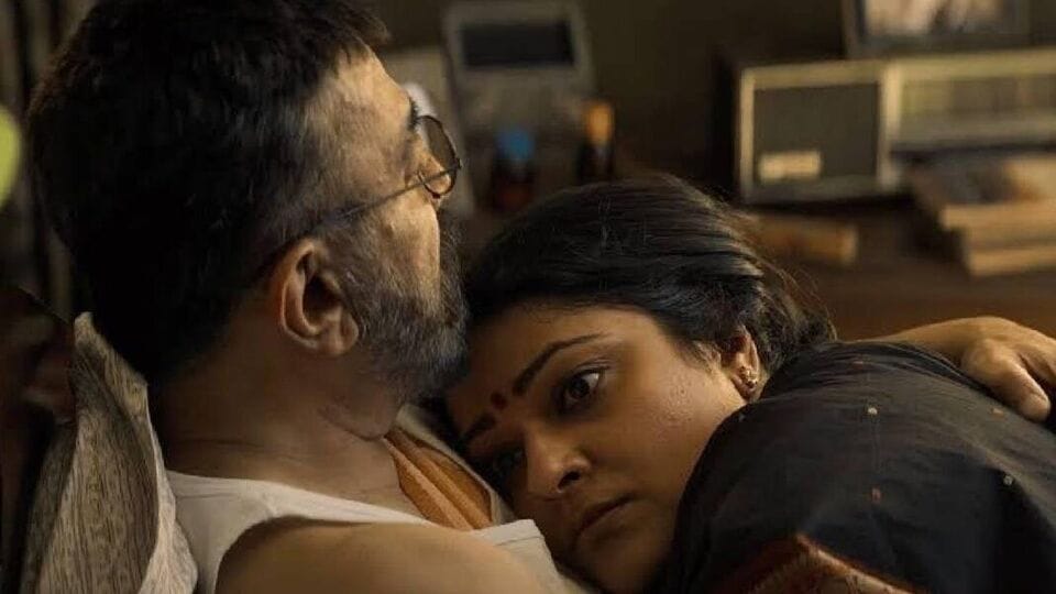 కమల్ హాసన్తో ఆ ముద్దు సీన్పై అనవసరంగా రాద్ధాంతం చేస్తున్నారు.. అది మూడు సెకన్ల ముద్దే: అభిరామి కామెంట్స్ కమల్ హాసన్తో ఆ ముద్దు సీన్పై అనవసరంగా రాద్ధాంతం చేస్తున్నారు.. అది మూడు సెకన్ల ముద్దే: అభిరామి కామెంట్స్