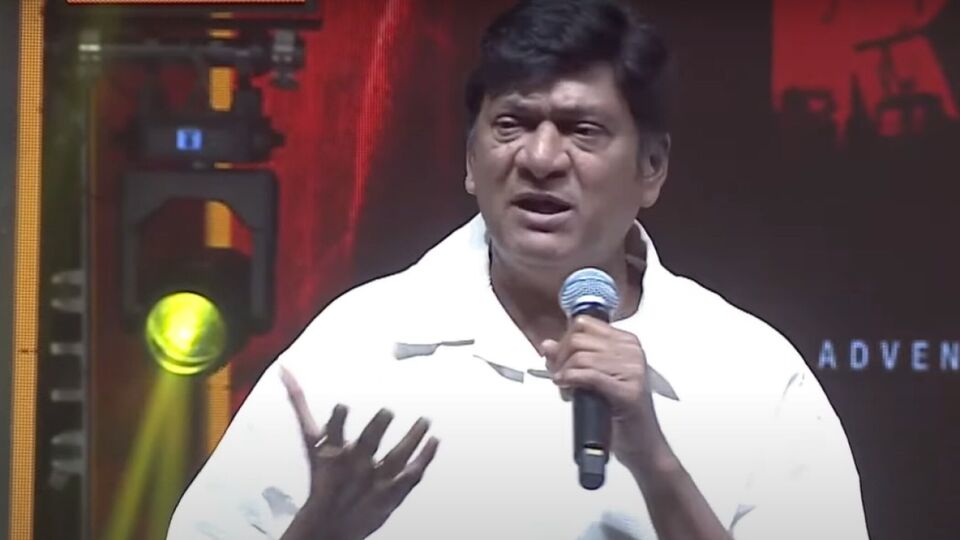 అలీపై నోరు జారిన రాజేంద్ర ప్రసాద్.. అసభ్య పదం వాడిన సీనియర్ యాక్టర్.. ఆగ్రహిస్తున్న నెటిజన్లు అలీపై నోరు జారిన రాజేంద్ర ప్రసాద్.. అసభ్య పదం వాడిన సీనియర్ యాక్టర్.. ఆగ్రహిస్తున్న నెటిజన్లు
