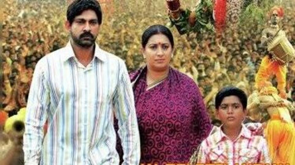 తెలంగాణ ఉద్యమానికి ఊపిరులూదిన సినిమా ‘జై బోలో తెలంగాణ’ విశేషాలు.. కేసీఆర్, స్మృతి ఇరానీ నటన.. ఎక్కడ చూడొచ్చంటే? తెలంగాణ ఉద్యమానికి ఊపిరులూదిన సినిమా ‘జై బోలో తెలంగాణ’ విశేషాలు.. కేసీఆర్, స్మృతి ఇరానీ నటన.. ఎక్కడ చూడొచ్చంటే?