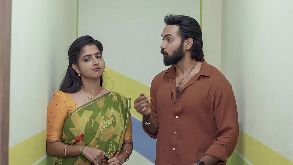 బ్రహ్మముడి టుడే ఎపిసోడ్: రాజ్కు ముద్దుపెట్టబోయిన యామిని - కావ్య సర్ప్రైజ్ - నోరుజారి బుక్కయిన ధాన్యలక్ష్మి బ్రహ్మముడి టుడే ఎపిసోడ్: రాజ్కు ముద్దుపెట్టబోయిన యామిని - కావ్య సర్ప్రైజ్ - నోరుజారి బుక్కయిన ధాన్యలక్ష్మి