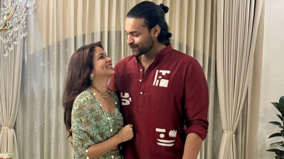 లావణ్య త్రిపాఠి లక్కీ.. గోరుముద్దలు తినిపించే వరుణ్.. భర్త గురించి ఆమె ఏం చెప్పారంటే? వైరల్ గా వీడియో లావణ్య త్రిపాఠి లక్కీ.. గోరుముద్దలు తినిపించే వరుణ్.. భర్త గురించి ఆమె ఏం చెప్పారంటే? వైరల్ గా వీడియో