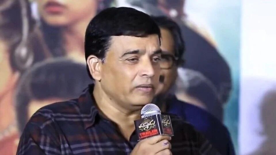 డబ్బులిచ్చి యూట్యూబ్ వ్యూస్ కొనొద్దని చెప్పాను.. ఈ సినిమాకు టికెట్ల ధరలు పెంచడం లేదు.. ఆ ధైర్యం నాకుంది: దిల్ రాజు డబ్బులిచ్చి యూట్యూబ్ వ్యూస్ కొనొద్దని చెప్పాను.. ఈ సినిమాకు టికెట్ల ధరలు పెంచడం లేదు.. ఆ ధైర్యం నాకుంది: దిల్ రాజు