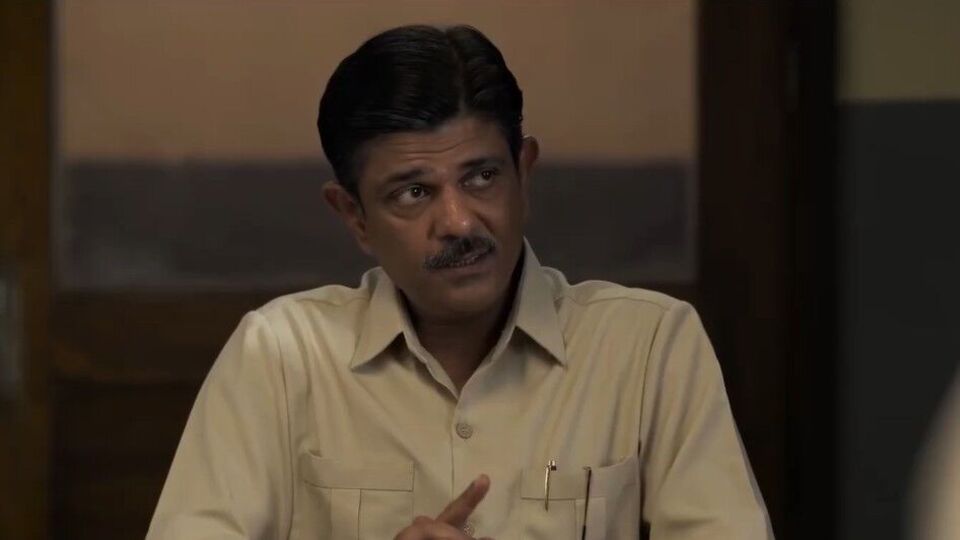 రాజీవ్ గాంధీ హత్యపై ఓటీటీలోకి ఇన్వెస్టిగేటివ్ థ్రిల్లర్ వెబ్ సిరీస్.. అదిరిపోయిన ట్రైలర్.. హంతకులను ఎలా పట్టుకున్నారంటే? రాజీవ్ గాంధీ హత్యపై ఓటీటీలోకి ఇన్వెస్టిగేటివ్ థ్రిల్లర్ వెబ్ సిరీస్.. అదిరిపోయిన ట్రైలర్.. హంతకులను ఎలా పట్టుకున్నారంటే?