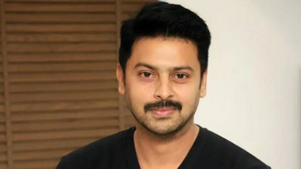 డ్రగ్స్ కేసులో అరెస్టయిన శ్రీరామ్ చేసిన తెలుగు సినిమాలు ఏవో తెలుసా? ఫ్యామిలీ బ్యాక్ గ్రౌండ్ ఇదే.. ఓ లుక్కేయండి. డ్రగ్స్ కేసులో అరెస్టయిన శ్రీరామ్ చేసిన తెలుగు సినిమాలు ఏవో తెలుసా? ఫ్యామిలీ బ్యాక్ గ్రౌండ్ ఇదే.. ఓ లుక్కేయండి.