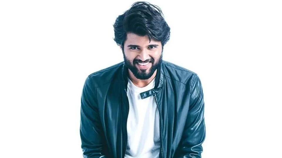 16 వేల మందిలో ఒకరిని.. లైఫ్ ఈజ్ బ్యూటిఫుల్ లో ఛాన్స్ అలా.. అదే టర్నింగ్ పాయింట్.. విజయ్ దేవరకొండ ఇంట్రెస్టింగ్ కామెంట్లు 16 వేల మందిలో ఒకరిని.. లైఫ్ ఈజ్ బ్యూటిఫుల్ లో ఛాన్స్ అలా.. అదే టర్నింగ్ పాయింట్.. విజయ్ దేవరకొండ ఇంట్రెస్టింగ్ కామెంట్లు