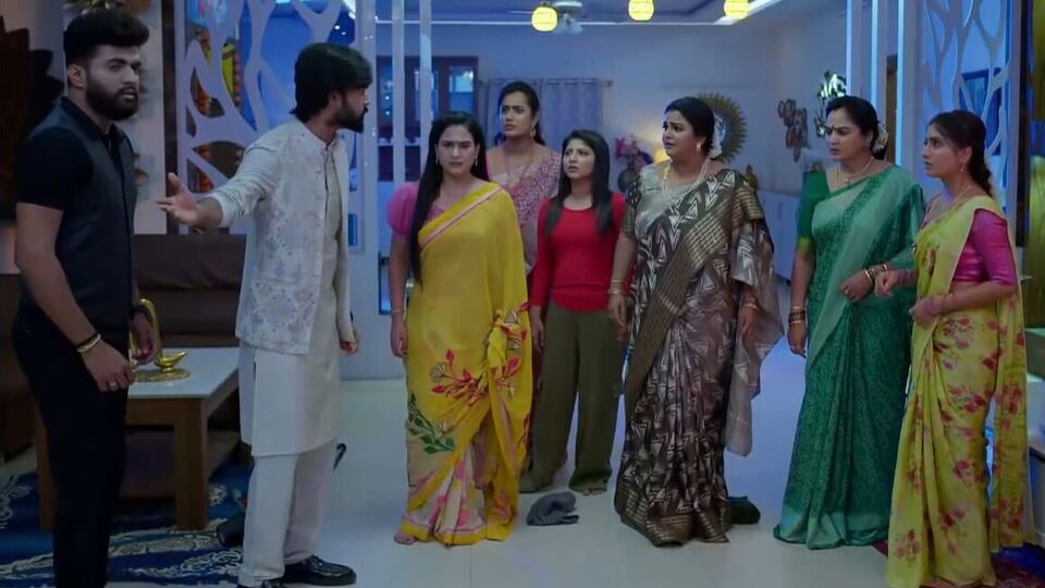 నిన్ను కోరి సీరియల్ టుడే ఎపిసోడ్: ఇంట్లో దొంగలు.. చితక్కొట్టిన చంద్ర, శాలిని.. ట్విస్ట్ రివీల్ చేసిన శ్యామల నిన్ను కోరి సీరియల్ టుడే ఎపిసోడ్: ఇంట్లో దొంగలు.. చితక్కొట్టిన చంద్ర, శాలిని.. ట్విస్ట్ రివీల్ చేసిన శ్యామల