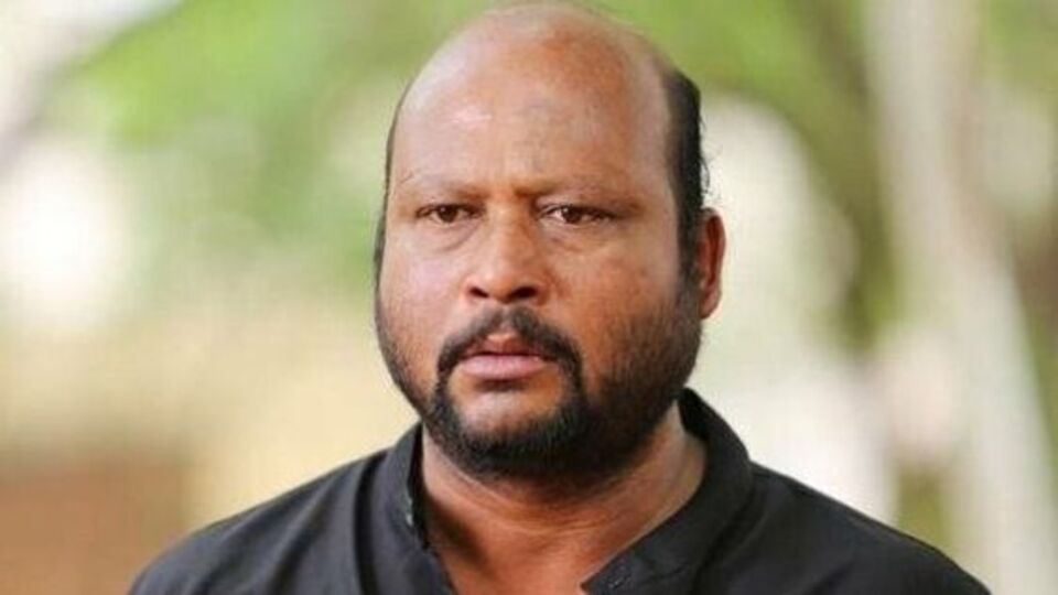 చిరంజీవి, పవన్ కల్యాణ్ ఎవరూ పట్టించుకోవడం లేదు.. ప్రభాస్ రూ.50 లక్షల సాయం.. ఫిష్ వెంకట్ కూతురు ఆవేదన చిరంజీవి, పవన్ కల్యాణ్ ఎవరూ పట్టించుకోవడం లేదు.. ప్రభాస్ రూ.50 లక్షల సాయం.. ఫిష్ వెంకట్ కూతురు ఆవేదన