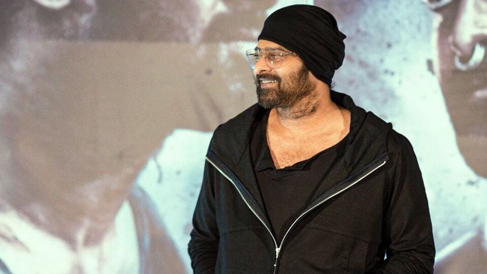 ప్రభాస్ లైనప్ లో మరో క్రేజీ ప్రాజెక్ట్.. అమరన్ డైరెక్టర్ తో మూవీ.. స్టోరీపై లేటెస్ట్ బజ్! ప్రభాస్ లైనప్ లో మరో క్రేజీ ప్రాజెక్ట్.. అమరన్ డైరెక్టర్ తో మూవీ.. స్టోరీపై లేటెస్ట్ బజ్!