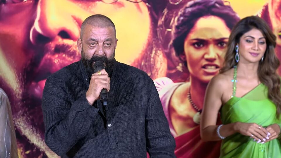 ప్రభాస్ రాజా సాబ్ సెట్లో తెలుగు నేర్చుకుంటున్నా.. తెలుగులో చిరంజీవి చాలా ఇష్టం.. బాలీవుడ్ హీరో సంజయ్ దత్ కామెంట్స్ ప్రభాస్ రాజా సాబ్ సెట్లో తెలుగు నేర్చుకుంటున్నా.. తెలుగులో చిరంజీవి చాలా ఇష్టం.. బాలీవుడ్ హీరో సంజయ్ దత్ కామెంట్స్