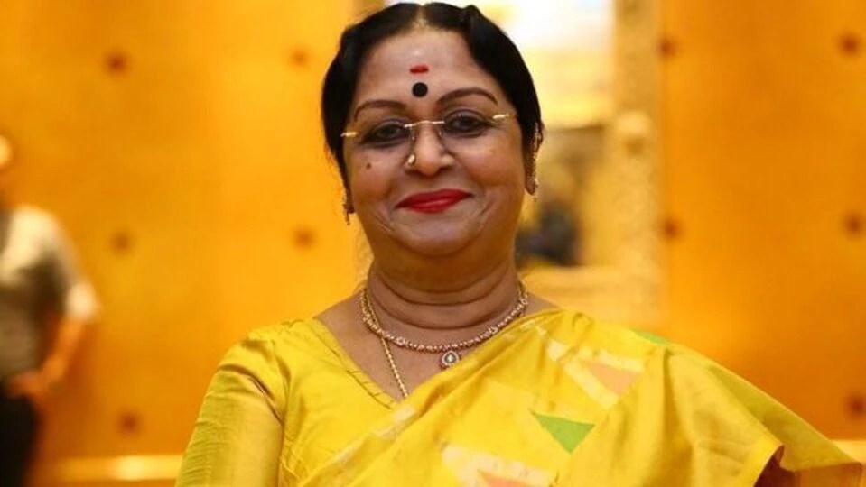 సినీ ఇండస్ట్రీలో మరో విషాదం.. లెజెండరీ నటి సరోజా దేవి కన్నుమూత.. ఎన్నో ఐకానిక్ సినిమాలు.. ఫస్ట్ మూవీకే నేషనల్ అవార్డు సినీ ఇండస్ట్రీలో మరో విషాదం.. లెజెండరీ నటి సరోజా దేవి కన్నుమూత.. ఎన్నో ఐకానిక్ సినిమాలు.. ఫస్ట్ మూవీకే నేషనల్ అవార్డు