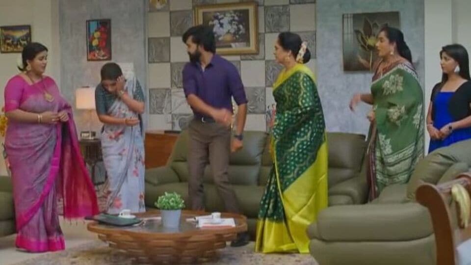 నిన్ను కోరి సీరియల్ టుడే ఎపిసోడ్: బిజినెస్ డీల్ క్యాన్సిల్..కోపంతో చంద్ర చెంపపై కొట్టిన విరాట్.. దుష్ట త్రయం ఫుల్ హ్యాపీ నిన్ను కోరి సీరియల్ టుడే ఎపిసోడ్: బిజినెస్ డీల్ క్యాన్సిల్..కోపంతో చంద్ర చెంపపై కొట్టిన విరాట్.. దుష్ట త్రయం ఫుల్ హ్యాపీ
