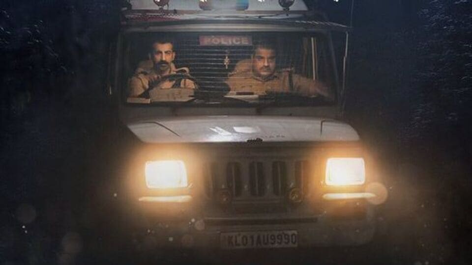 ఓటీటీలోకి వచ్చేసిన సూపర్ హిట్ మలయాళం థ్రిల్లర్ ‘రోంత్’.. తెలుగులోనూ స్ట్రీమింగ్.. రాత్రి గస్తీకి వెళ్లిన పోలీసుల కథ ఓటీటీలోకి వచ్చేసిన సూపర్ హిట్ మలయాళం థ్రిల్లర్ ‘రోంత్’.. తెలుగులోనూ స్ట్రీమింగ్.. రాత్రి గస్తీకి వెళ్లిన పోలీసుల కథ