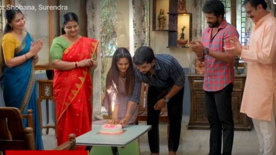 గుండె నిండా గుడి గంటలు టుడే ఎపిసోడ్: ఇంటికి వచ్చిన రవి, శృతి.. ఆనందంలో కేక్ కటింగ్.. మనోజ్కు రోహిణి చెంపదెబ్బ.. గుండె నిండా గుడి గంటలు టుడే ఎపిసోడ్: ఇంటికి వచ్చిన రవి, శృతి.. ఆనందంలో కేక్ కటింగ్.. మనోజ్కు రోహిణి చెంపదెబ్బ..