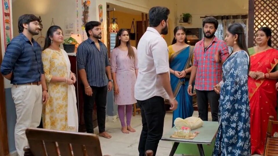 స్టార్ మా సీరియల్స్ టీఆర్పీ రేటింగ్స్లో భారీ మార్పులు.. 28వ వారం దుమ్ము రేపిన ఆ రెండు సీరియల్స్.. టాప్ 5 సీరియల్స్ ఇవే స్టార్ మా సీరియల్స్ టీఆర్పీ రేటింగ్స్లో భారీ మార్పులు.. 28వ వారం దుమ్ము రేపిన ఆ రెండు సీరియల్స్.. టాప్ 5 సీరియల్స్ ఇవే