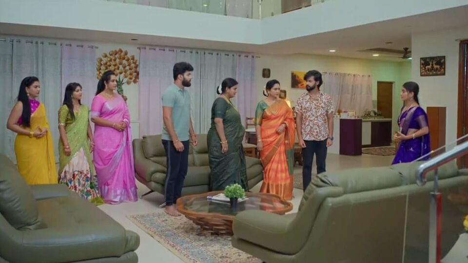 నిన్ను కోరి జూలై 26 ఎపిసోడ్: చంద్రకళ తల్లి సుభద్ర అని తెలుసుకున్న శ్యామల- ఇంట్లోంచి వెళ్లమంటూ చంద్రపై పిన్ని ఉగ్రరూపం నిన్ను కోరి జూలై 26 ఎపిసోడ్: చంద్రకళ తల్లి సుభద్ర అని తెలుసుకున్న శ్యామల- ఇంట్లోంచి వెళ్లమంటూ చంద్రపై పిన్ని ఉగ్రరూపం