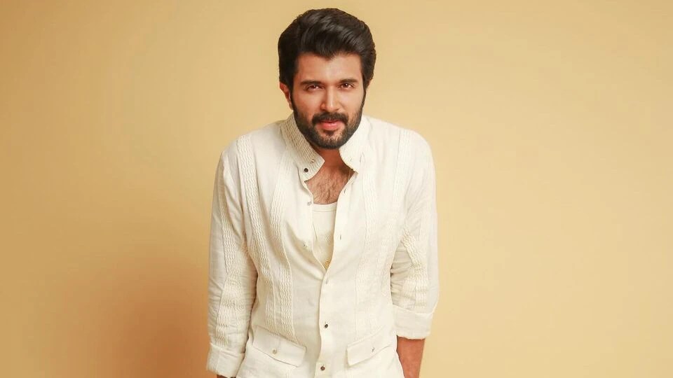 గర్ల్ఫ్రెండ్తో ఎక్కువ సమయం గడపాలనుంది.. అదే అన్నిటికీ మించి ఉంటుంది.. నిర్మొహమాటంగా చెప్పిన హీరో విజయ్ దేవరకొండ గర్ల్ఫ్రెండ్తో ఎక్కువ సమయం గడపాలనుంది.. అదే అన్నిటికీ మించి ఉంటుంది.. నిర్మొహమాటంగా చెప్పిన హీరో విజయ్ దేవరకొండ