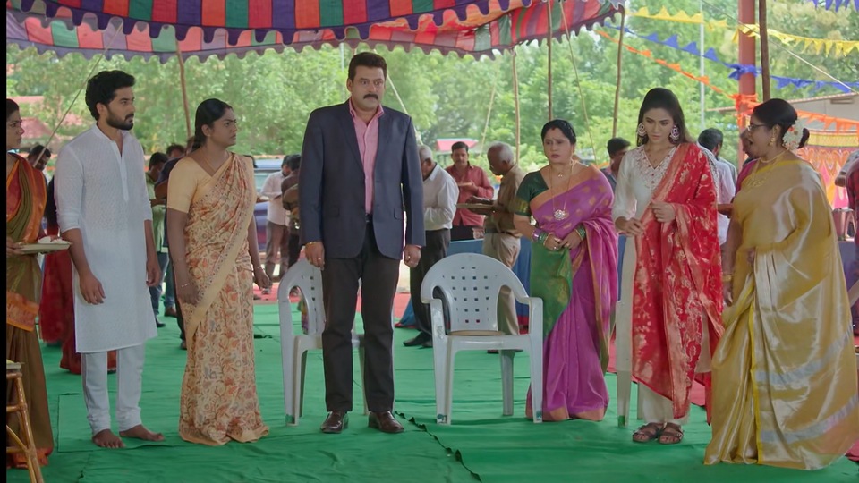 కార్తీక దీపం 2 టుడే ఎపిసోడ్: దశరథను నాన్న అని పిలిచిన దీప.. గొడవ చేసిన జ్యో.. కుబేర్ కన్నతండ్రి కాదన్న అనసూయ..అందరూ షాక్ కార్తీక దీపం 2 టుడే ఎపిసోడ్: దశరథను నాన్న అని పిలిచిన దీప.. గొడవ చేసిన జ్యో.. కుబేర్ కన్నతండ్రి కాదన్న అనసూయ..అందరూ షాక్