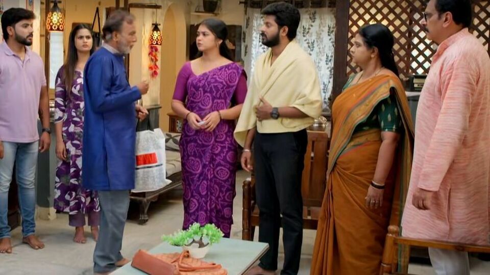 గుండె నిండా గుడి గంటలు టుడే ఎపిసోడ్: బాలుని కాపాడిన పెద్దాయన.. ప్రభావతికి షాక్.. మీనా రయ్ రయ్ గుండె నిండా గుడి గంటలు టుడే ఎపిసోడ్: బాలుని కాపాడిన పెద్దాయన.. ప్రభావతికి షాక్.. మీనా రయ్ రయ్