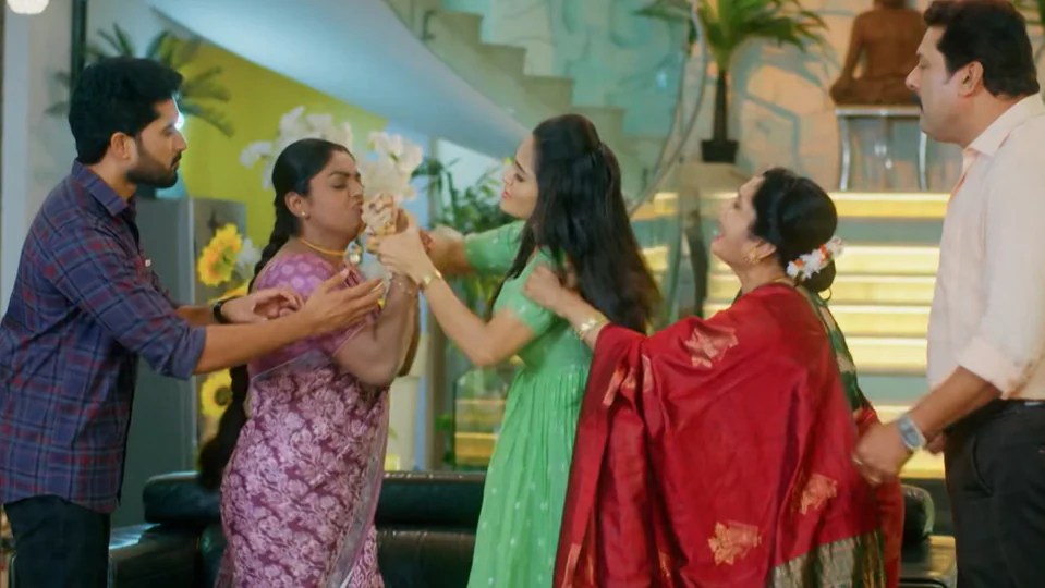 కార్తీక దీపం 2 టుడే ఎపిసోడ్: షాకింగ్.. దీప తాళి తెంచిన జ్యోత్స్న.. లాగిపెట్టి కొట్టిన సుమిత్ర.. వంటలక్కకు రాణియోగం కార్తీక దీపం 2 టుడే ఎపిసోడ్: షాకింగ్.. దీప తాళి తెంచిన జ్యోత్స్న.. లాగిపెట్టి కొట్టిన సుమిత్ర.. వంటలక్కకు రాణియోగం