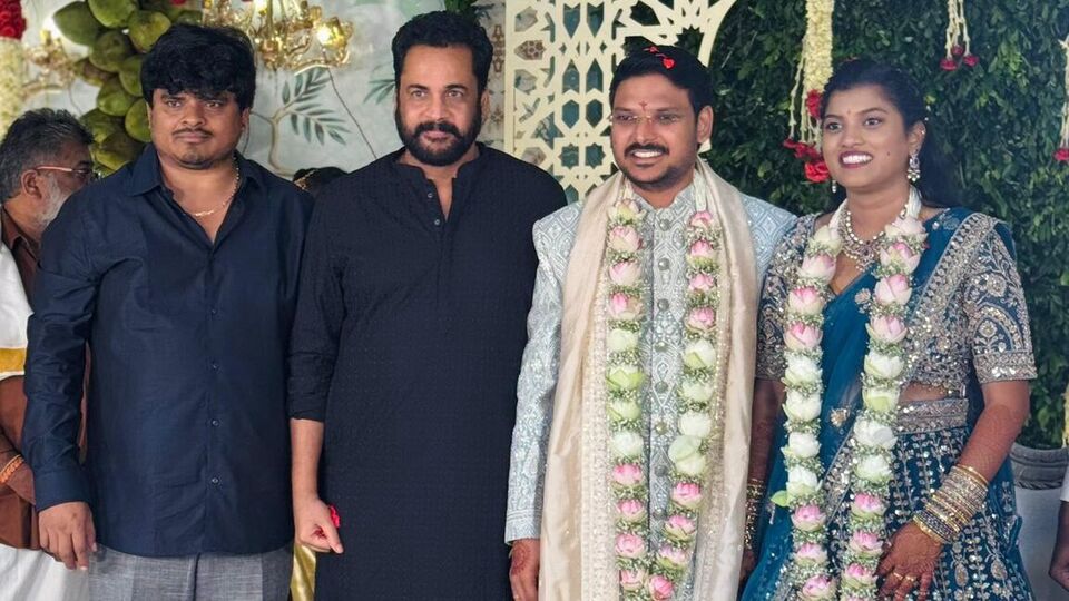 బ్లాక్బస్టర్ కోర్ట్ మూవీ డైరెక్టర్ రామ్ జగదీశ్ పెళ్లి బ్లాక్బస్టర్ కోర్ట్ మూవీ డైరెక్టర్ రామ్ జగదీశ్ పెళ్లి