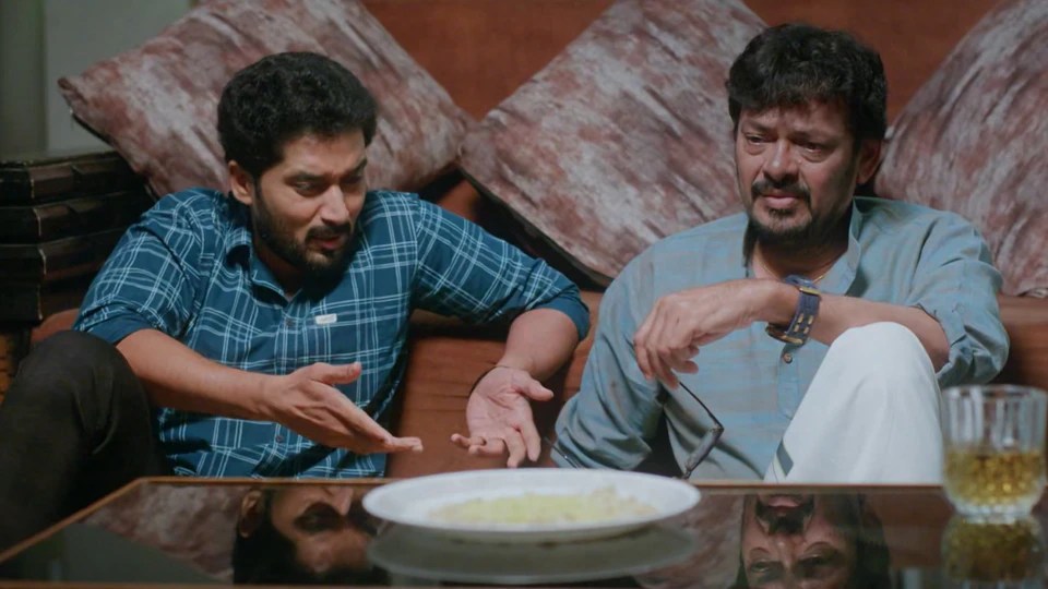 కార్తీక దీపం 2 టుడే ఎపిసోడ్: ఉరి వేసుకునేవాడు.. ఏడిపించేసిన కార్తీక్.. శ్రీధర్లో మార్పు..నోరు జారి నిజాలు చెప్పిన పారు కార్తీక దీపం 2 టుడే ఎపిసోడ్: ఉరి వేసుకునేవాడు.. ఏడిపించేసిన కార్తీక్.. శ్రీధర్లో మార్పు..నోరు జారి నిజాలు చెప్పిన పారు