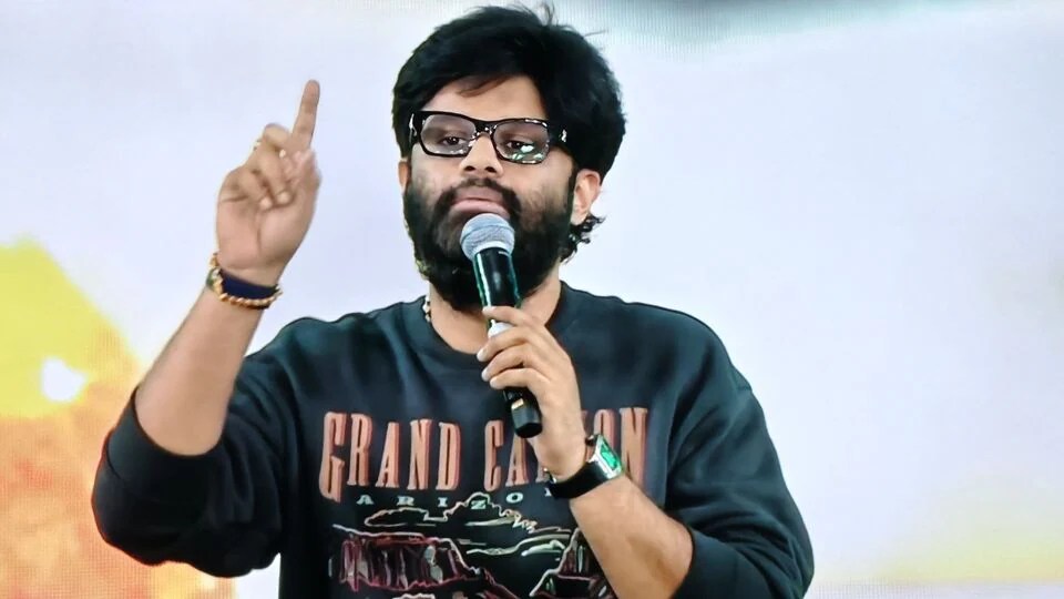 నన్ను చాలా మిస్ అవుతున్నట్టున్నారు.. ఇంకా ఆ టైమ్ రాలేదు.. మరో పదేళ్లు ఉంది: ట్రోలర్స్కు నాగ వంశీ స్ట్రాంగ్ రిప్లై నన్ను చాలా మిస్ అవుతున్నట్టున్నారు.. ఇంకా ఆ టైమ్ రాలేదు.. మరో పదేళ్లు ఉంది: ట్రోలర్స్కు నాగ వంశీ స్ట్రాంగ్ రిప్లై