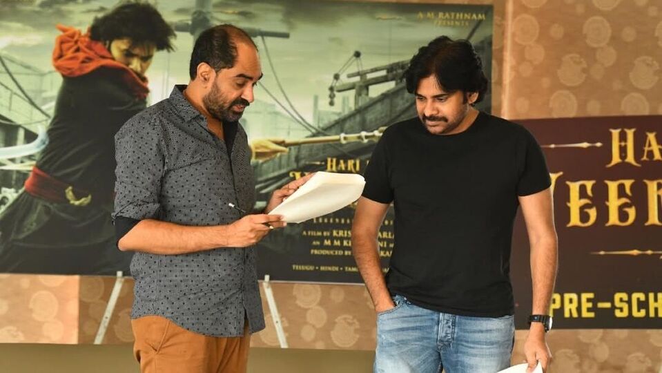 పవన్ కల్యాణ్ వల్లే హరి హర వీరమల్లు నుంచి తప్పుకున్న క్రిష్.. అసలు విషయం చెప్పిన ఘాటి డైరెక్టర్ పవన్ కల్యాణ్ వల్లే హరి హర వీరమల్లు నుంచి తప్పుకున్న క్రిష్.. అసలు విషయం చెప్పిన ఘాటి డైరెక్టర్