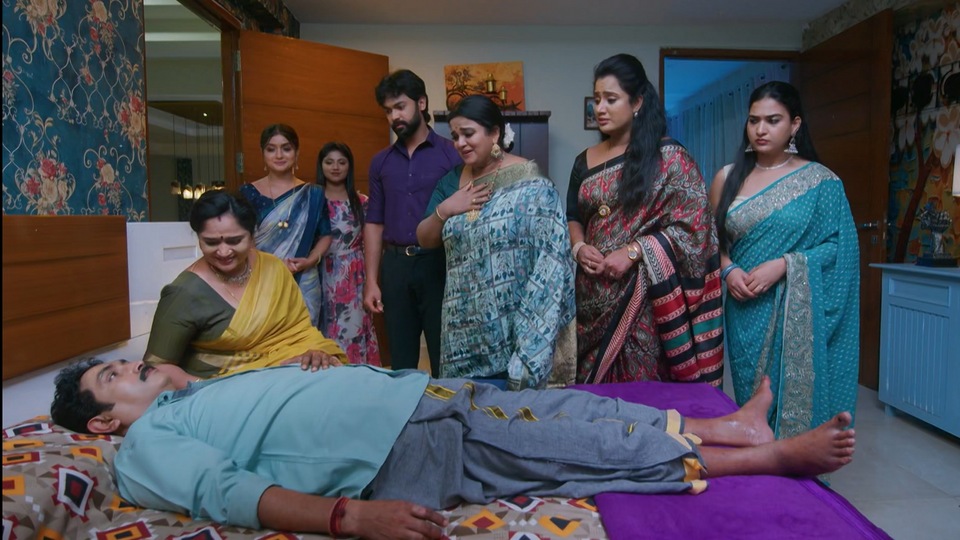నిన్ను కోరి సెప్టెంబర్ 1 ఎపిసోడ్: కామాక్షి, శ్రుతికి చంద్రకళ సీరియస్ వార్నింగ్.. కదిలిన రఘురాం.. శాలినికి టెన్షన్ నిన్ను కోరి సెప్టెంబర్ 1 ఎపిసోడ్: కామాక్షి, శ్రుతికి చంద్రకళ సీరియస్ వార్నింగ్.. కదిలిన రఘురాం.. శాలినికి టెన్షన్