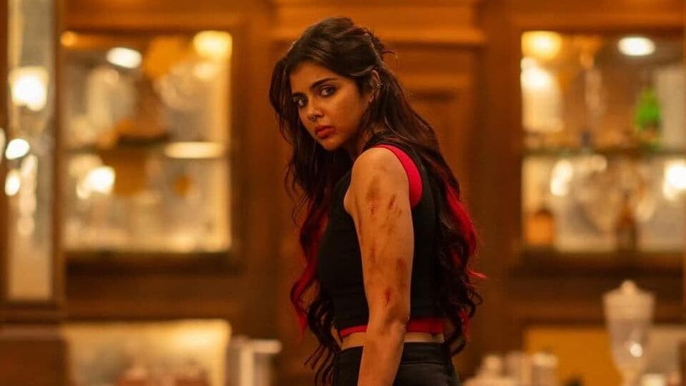 అదరగొడుతున్న ఫీమేల్ సూపర్ హీరో మూవీ.. మండే టెస్ట్ పాస్.. రూ.100 కోట్ల దిశగా.. లోకా చాప్టర్ 1 కలెక్షన్లు ఎన్ని కోట్లంటే? అదరగొడుతున్న ఫీమేల్ సూపర్ హీరో మూవీ.. మండే టెస్ట్ పాస్.. రూ.100 కోట్ల దిశగా.. లోకా చాప్టర్ 1 కలెక్షన్లు ఎన్ని కోట్లంటే?