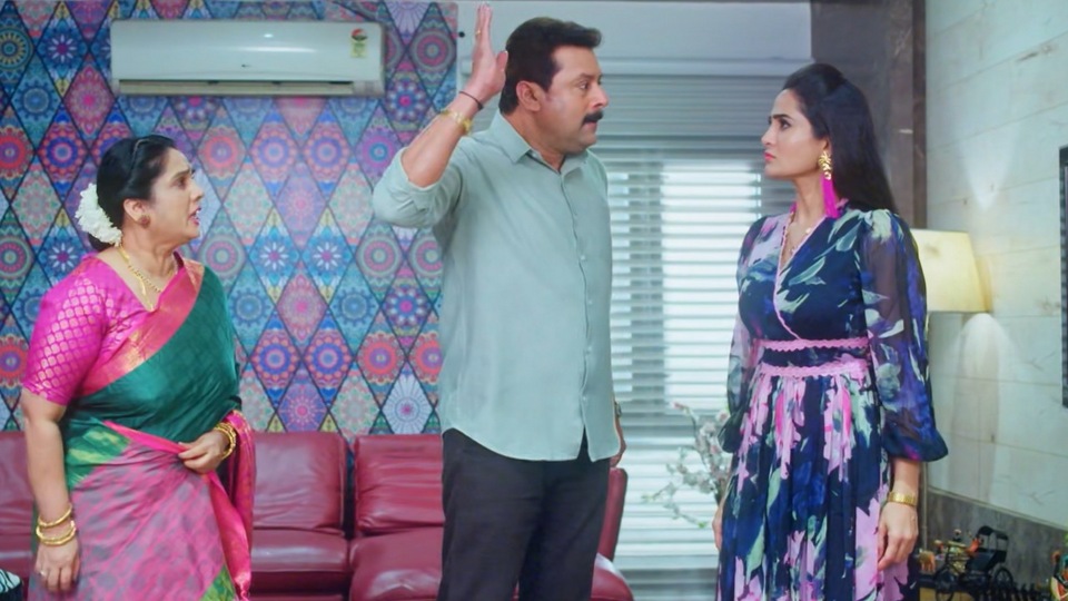 కార్తీక దీపం 2 టుడే ఎపిసోడ్: చిచ్చు పెడుతున్న జ్యోత్స్న..సుమిత్ర క్షమాపణ చెప్పాల్సిందేనన్న దశరథ.. డ్యూటీకి దీప, కార్తీక్ కార్తీక దీపం 2 టుడే ఎపిసోడ్: చిచ్చు పెడుతున్న జ్యోత్స్న..సుమిత్ర క్షమాపణ చెప్పాల్సిందేనన్న దశరథ.. డ్యూటీకి దీప, కార్తీక్