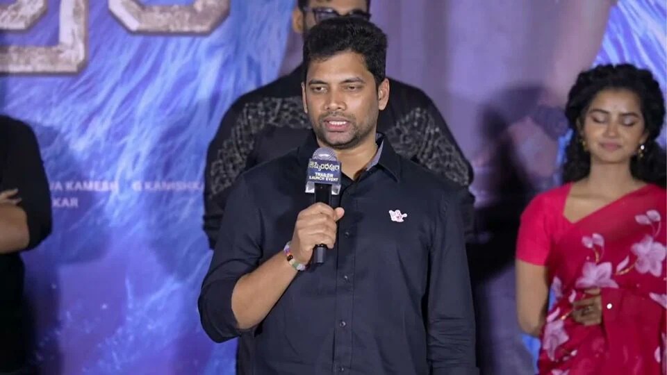 రెండు కోట్లతో భారీ సెట్, నెల రోజులు పట్టింది.. కార్మికుల సమ్మె ప్రభావం.. నిర్మాత సాహు గారపాటి కామెంట్స్ రెండు కోట్లతో భారీ సెట్, నెల రోజులు పట్టింది.. కార్మికుల సమ్మె ప్రభావం.. నిర్మాత సాహు గారపాటి కామెంట్స్