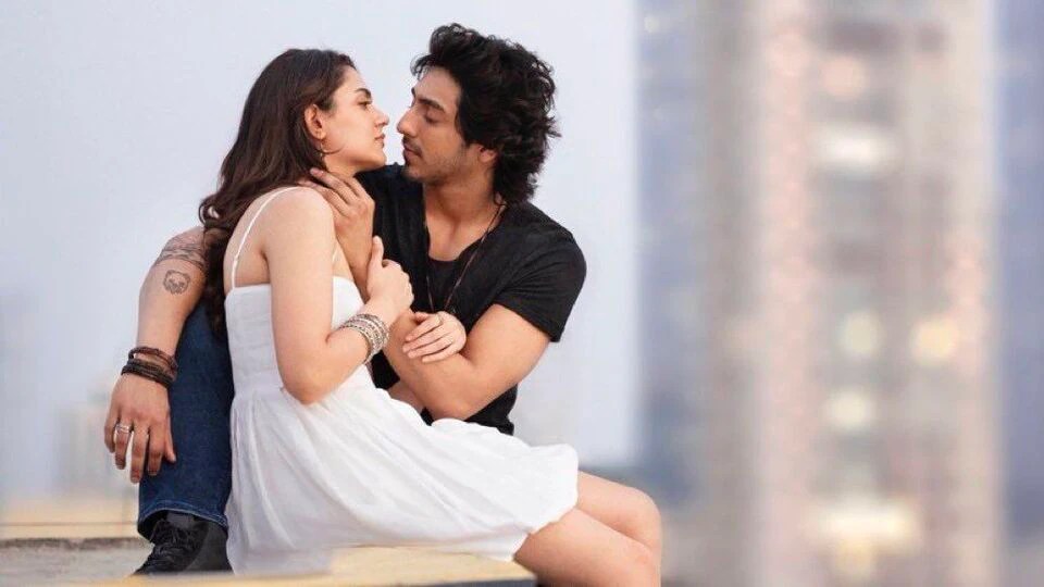 ఓటీటీలోకి ఈ వారమే రూ.577 కోట్ల బ్లాక్బస్టర్ మ్యూజికల్ రొమాంటిక్ మూవీ సయ్యారా.. పాటలన్నీ సూపర్ హిట్ ఓటీటీలోకి ఈ వారమే రూ.577 కోట్ల బ్లాక్బస్టర్ మ్యూజికల్ రొమాంటిక్ మూవీ సయ్యారా.. పాటలన్నీ సూపర్ హిట్