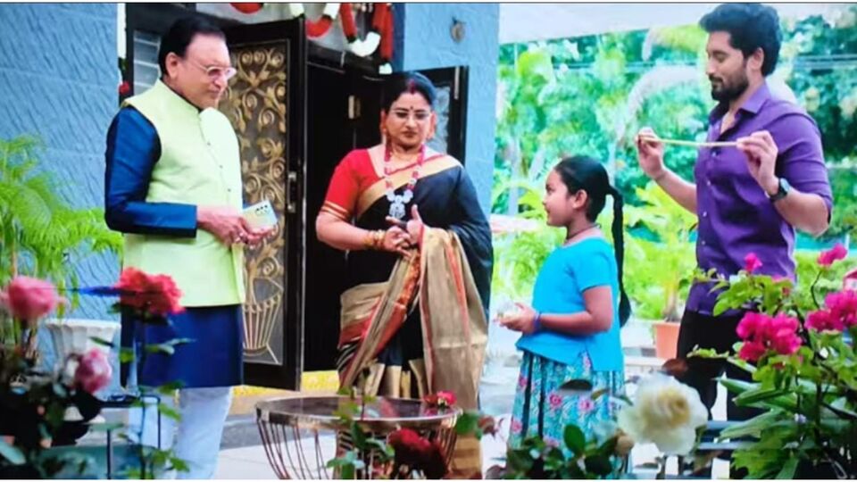 కార్తీక దీపం 2 టుడే ఎపిసోడ్: మారిపోయిన శ్రీధర్- కూతురు పశ్చాత్తాపం- కంటతడిపెట్టిన దాసు- పారు దొంగతనం-శివ నారాయణ మ్యాజిక్ కార్తీక దీపం 2 టుడే ఎపిసోడ్: మారిపోయిన శ్రీధర్- కూతురు పశ్చాత్తాపం- కంటతడిపెట్టిన దాసు- పారు దొంగతనం-శివ నారాయణ మ్యాజిక్