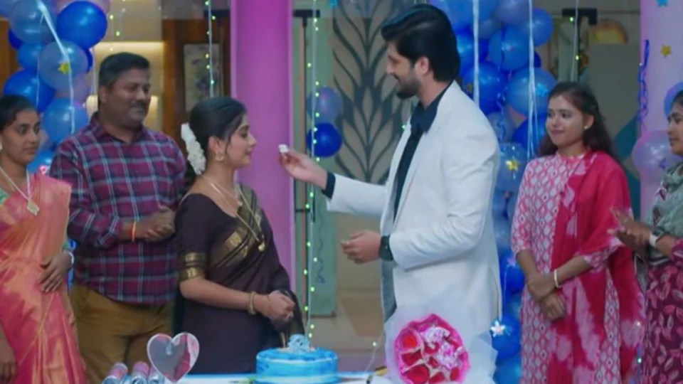 నిన్ను కోరి సెప్టెంబర్ 18 ఎపిసోడ్: చంద్రకు అర్జున్ సర్ప్రైజ్.. బాధలో విరాట్.. చంద్రకళను ఇరికించేలా శాలిని కుట్ర నిన్ను కోరి సెప్టెంబర్ 18 ఎపిసోడ్: చంద్రకు అర్జున్ సర్ప్రైజ్.. బాధలో విరాట్.. చంద్రకళను ఇరికించేలా శాలిని కుట్ర