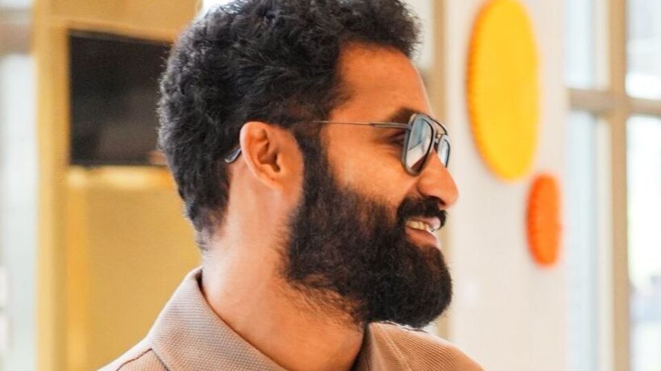 జూనియర్ ఎన్టీఆర్కు గాయాలు.. షూటింగ్ చేస్తుండగా ప్రమాదం జూనియర్ ఎన్టీఆర్కు గాయాలు.. షూటింగ్ చేస్తుండగా ప్రమాదం
