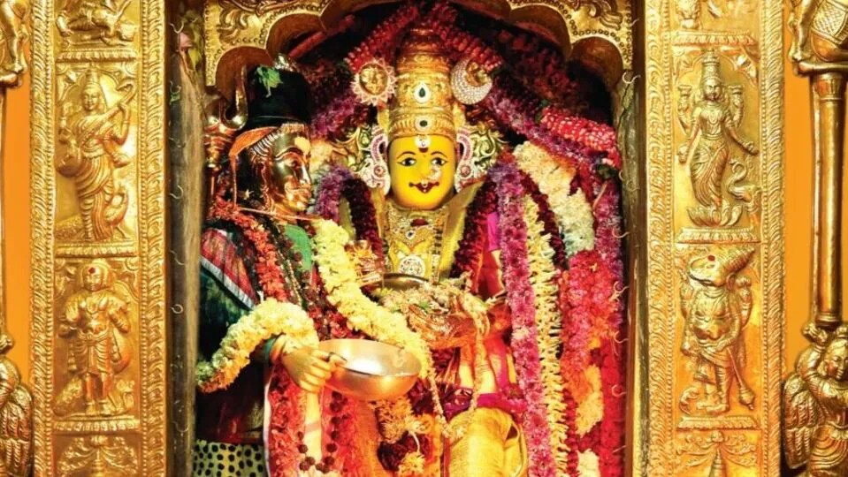 మూడవ రోజు అన్నపూర్ణాదేవి అలంకరణ: నైవేద్యాలు, సౌందర్యలహరి మూడవ రోజు అన్నపూర్ణాదేవి అలంకరణ: నైవేద్యాలు, సౌందర్యలహరి
