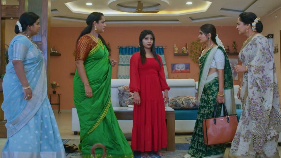 నిన్ను కోరి సెప్టెంబర్ 25 ఎపిసోడ్: శ్రుతిని కొట్టిన చంద్రకళ-శ్యామలపై జగదీశ్వరి ఫైర్- కుట్ర కనిపెట్టిన అర్జున్ నిన్ను కోరి సెప్టెంబర్ 25 ఎపిసోడ్: శ్రుతిని కొట్టిన చంద్రకళ-శ్యామలపై జగదీశ్వరి ఫైర్- కుట్ర కనిపెట్టిన అర్జున్