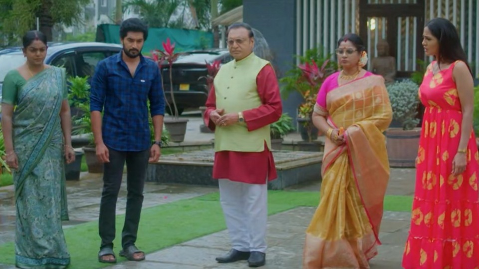 కార్తీక దీపం 2 టుడే ఎపిసోడ్: రూ.10 కోట్లు పంపించమన్న జ్యోత్స్న-కార్తీక్,దీపను ఇంట్లోకి రావొద్దన్న శివన్నారాయణ కార్తీక దీపం 2 టుడే ఎపిసోడ్: రూ.10 కోట్లు పంపించమన్న జ్యోత్స్న-కార్తీక్,దీపను ఇంట్లోకి రావొద్దన్న శివన్నారాయణ