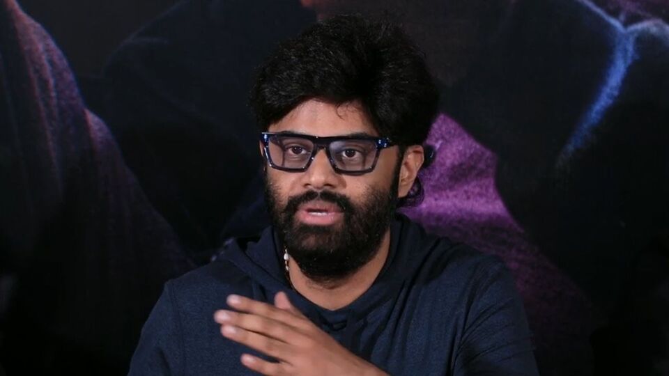 మా 12 ఏళ్ల ఆకలి తీర్చారని అంటే సంతోషంగా ఉంది.. నిర్మాత నాగవంశీ కామెంట్స్ మా 12 ఏళ్ల ఆకలి తీర్చారని అంటే సంతోషంగా ఉంది.. నిర్మాత నాగవంశీ కామెంట్స్