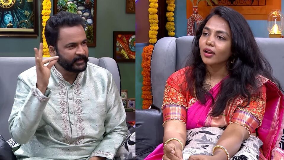 ఆ కూర్చోవడం ఏంటీ, మూసుకుని ఉండమని ఇంటికి పంపించారు.. బిగ్ బాస్ ఎలిమినేట్ కంటెస్టెంట్ ప్రియాతో హీరో శివాజీ కామెంట్స్ ఆ కూర్చోవడం ఏంటీ, మూసుకుని ఉండమని ఇంటికి పంపించారు.. బిగ్ బాస్ ఎలిమినేట్ కంటెస్టెంట్ ప్రియాతో హీరో శివాజీ కామెంట్స్
