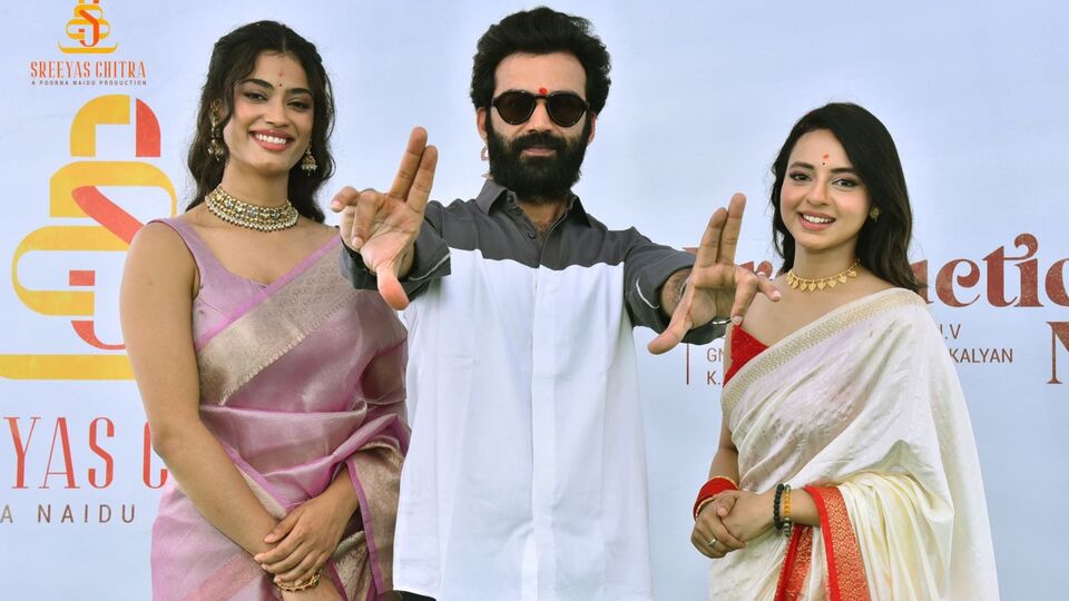 ఇద్దరు కొత్త హీరోయిన్లతో చైతన్య రావు న్యూ మూవీ- సెన్సిబుల్ డైరెక్టర్తో మూడేళ్ల బంధం- మయసభ, అనుష్క ఘాటి తర్వాత! ఇద్దరు కొత్త హీరోయిన్లతో చైతన్య రావు న్యూ మూవీ- సెన్సిబుల్ డైరెక్టర్తో మూడేళ్ల బంధం- మయసభ, అనుష్క ఘాటి తర్వాత!