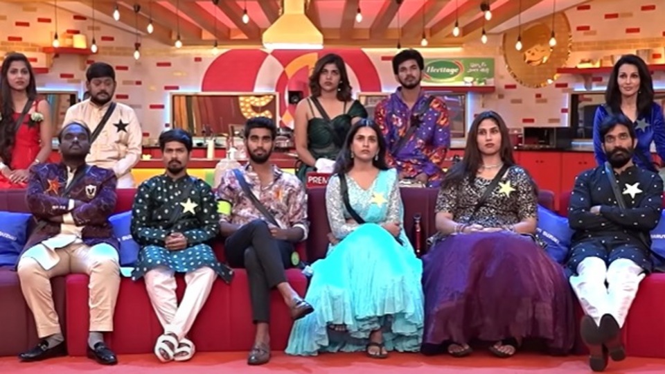 బిగ్ బాస్ తెలుగు హిస్టరీలోనే ఫస్ట్ టైమ్.. వైల్డ్ కార్డ్స్ తో ఎలిమినేషన్.. ఈ వారం ఇద్దరు ఔట్..ఫ్లోరాతో పాటు సుమన్ శెట్టి! బిగ్ బాస్ తెలుగు హిస్టరీలోనే ఫస్ట్ టైమ్.. వైల్డ్ కార్డ్స్ తో ఎలిమినేషన్.. ఈ వారం ఇద్దరు ఔట్..ఫ్లోరాతో పాటు సుమన్ శెట్టి!