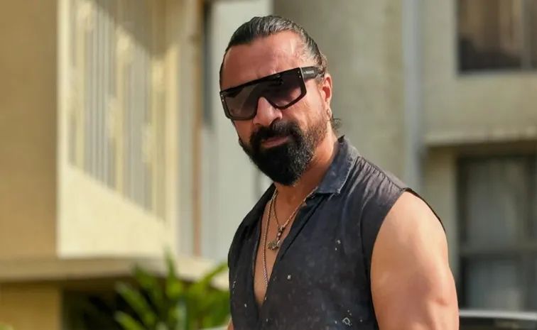 Ajaz Khan: 'రియాలిటీ షోలో అసభ్యత.. పెళ్లి చేసుకుంటానని వాడుకున్నాడన్న నటి'! Ajaz Khan: 'రియాలిటీ షోలో అసభ్యత.. పెళ్లి చేసుకుంటానని వాడుకున్నాడన్న నటి'!