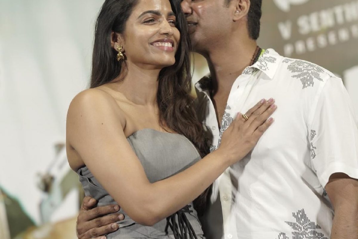 విశాల్, సాయి ధన్సిక లవ్ స్టోరీ వెనుక క్రేజీ డైరెక్టర్.. ఏడిపించి ప్రేమకి పునాది విశాల్, సాయి ధన్సిక లవ్ స్టోరీ వెనుక క్రేజీ డైరెక్టర్.. ఏడిపించి ప్రేమకి పునాది